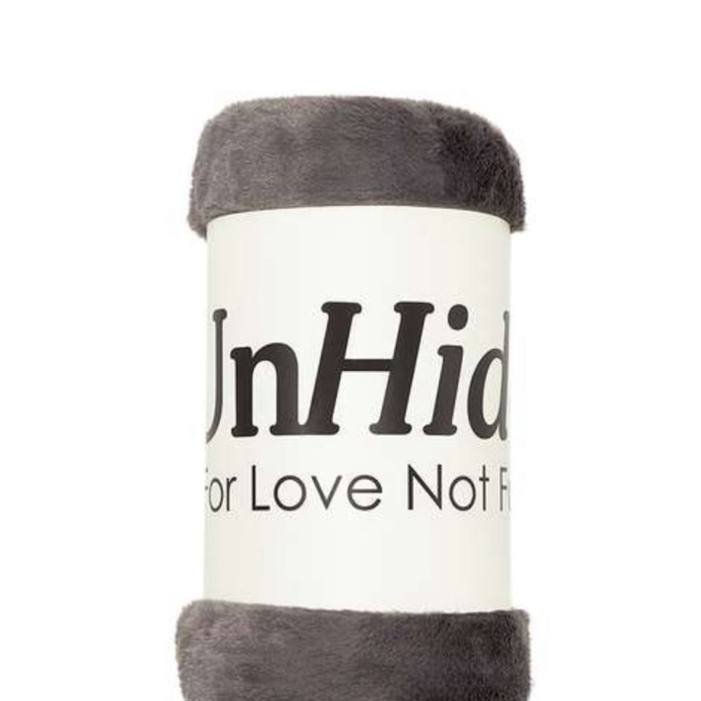 NWT Unhide Lol Marshmallow 50 x 60 Charcoal
